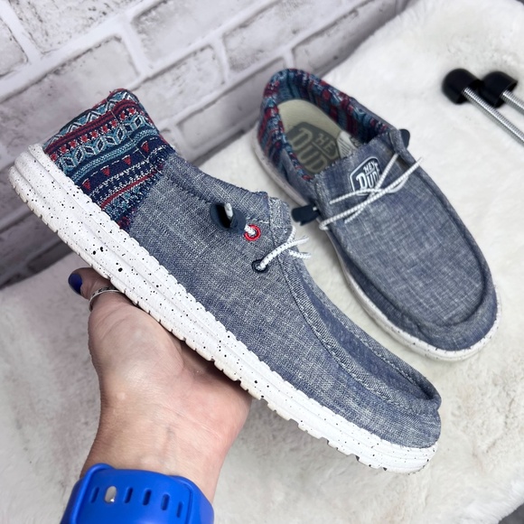 •|•HEY DUDE•| Comfort Cool Slip On Shoes Ladies Size 10 Men's Size 8 - Picture 1 of 12